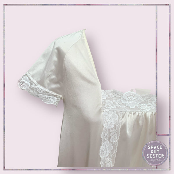 Vintage Le Voyrs Nightdress