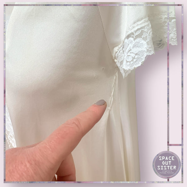 Vintage Le Voyrs Nightdress