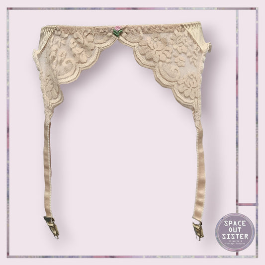Rare ILGWU Scallop Garter Belt