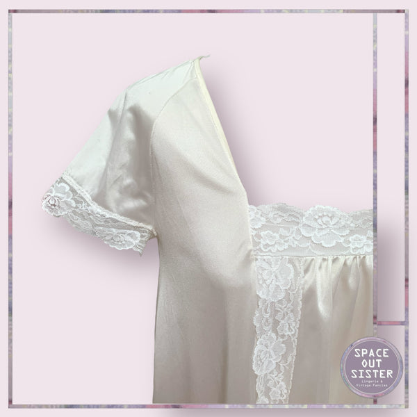 Vintage Le Voyrs Nightdress