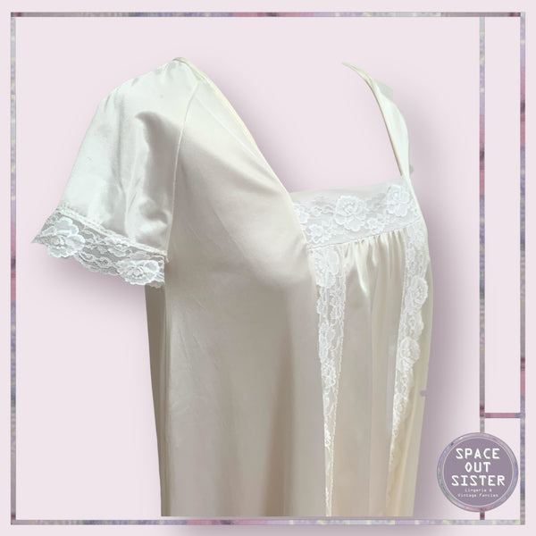 Vintage Le Voyrs Nightdress