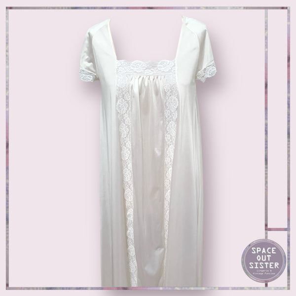 Vintage Le Voyrs Nightdress