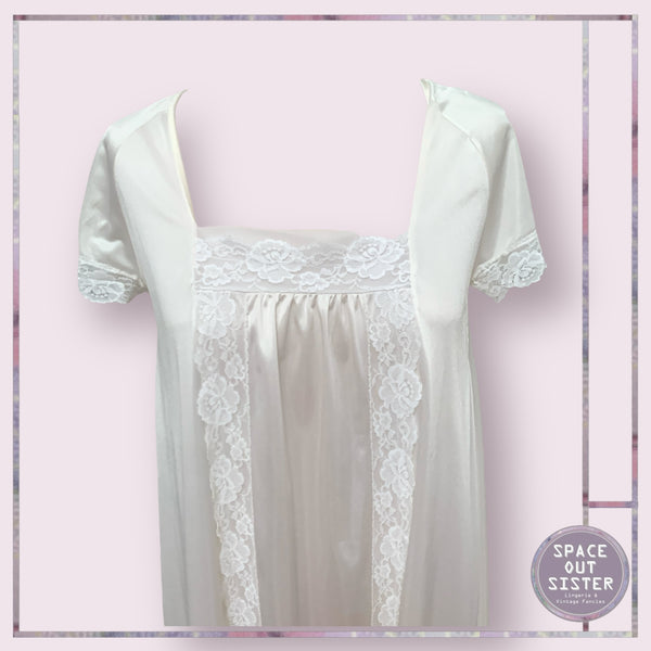 Vintage Le Voyrs Nightdress