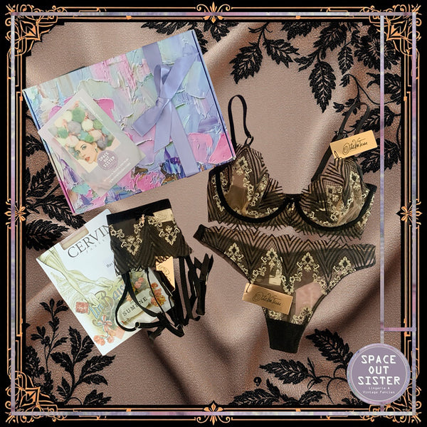 The Deluxe Gift Box 15% Off w/Subscription